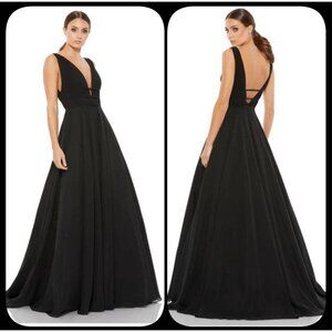 Ieena for Mac Duggal Black Evening Gown Dress Size 0 Long Formal Tulle V-Neck